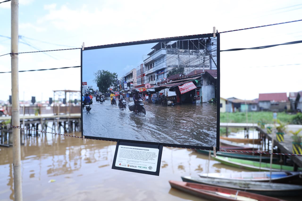 Photovoice Angkat Suara Warga Pontianak, Rekam Risiko Banjir dari Pengalaman Hidup